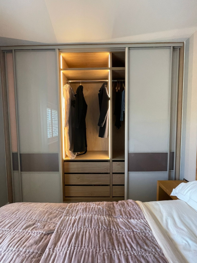 Bespoke Modern Fitted Wardrobe Wb Carpentry3 Medium
